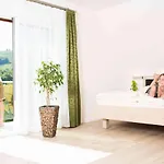 Gospodarstwo wiejskie Weingut-gaestezimmer Uhl *