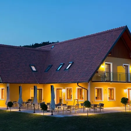 منزل ريفي Weingut-gaestezimmer Uhl