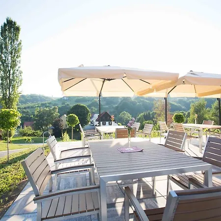 Weingut-gaestezimmer Uhl Landhaus *