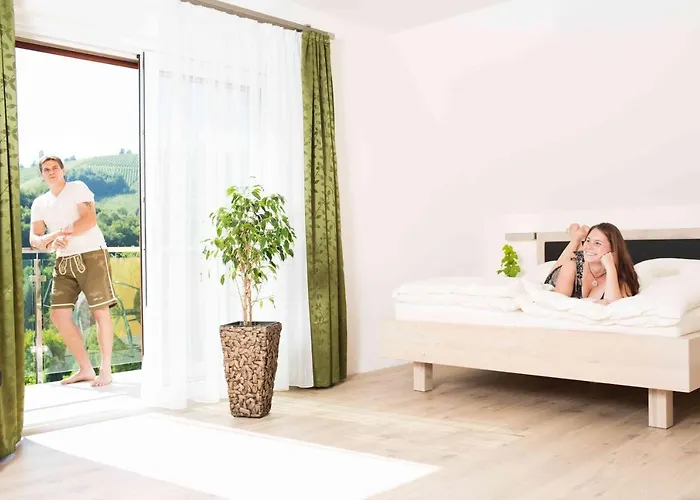 منزل ريفي Weingut-gaestezimmer Uhl *