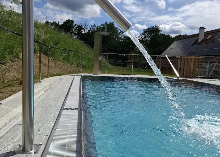 乡村民宿 Weingut-gaestezimmer Uhl *